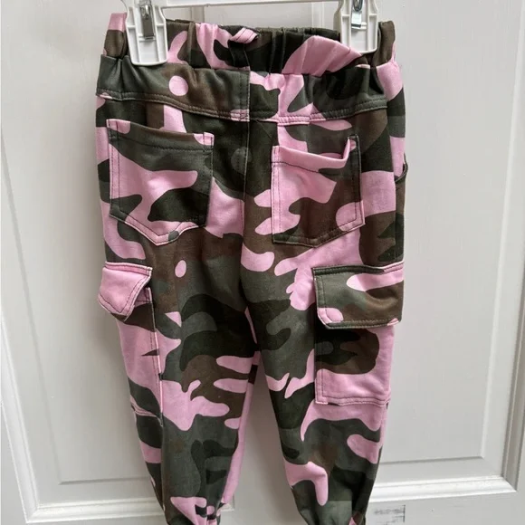 3T Girls Pink and Green Camouflage Jogger Sweatpants with Pockets - Picture 6 of 7